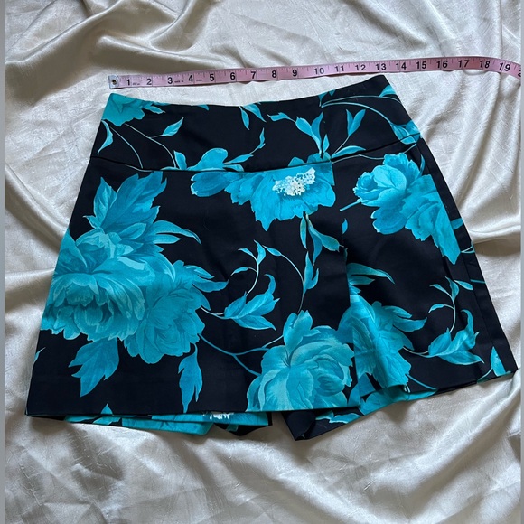 Cache Dresses & Skirts - Cache Black and Teal Floral Skort